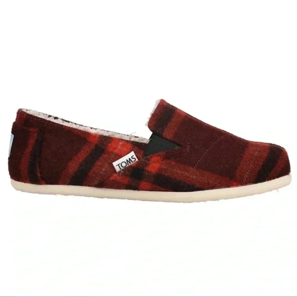 TOMS red black plaid wool slip-on shoes lined in fleece women sz 6 NWT compfy